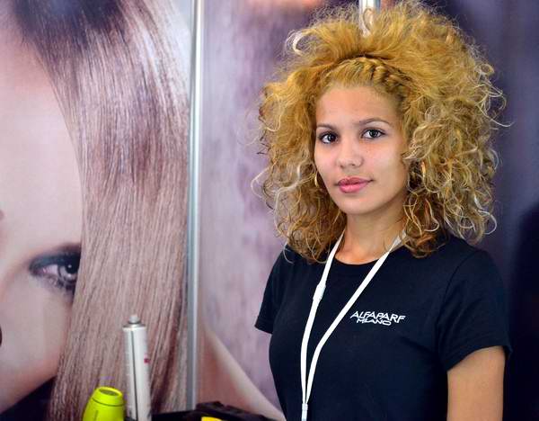 Modelo de Alfaparf Milano; hoy en d�a es l�der en el sector profesional de la peluquer�a. Es una multinacional italiana de la industria cosm�tica, especializada en productos y soluciones para el cuidado est�tico de cabello y cuerpo. Foto Abel Rojas Barallobre 